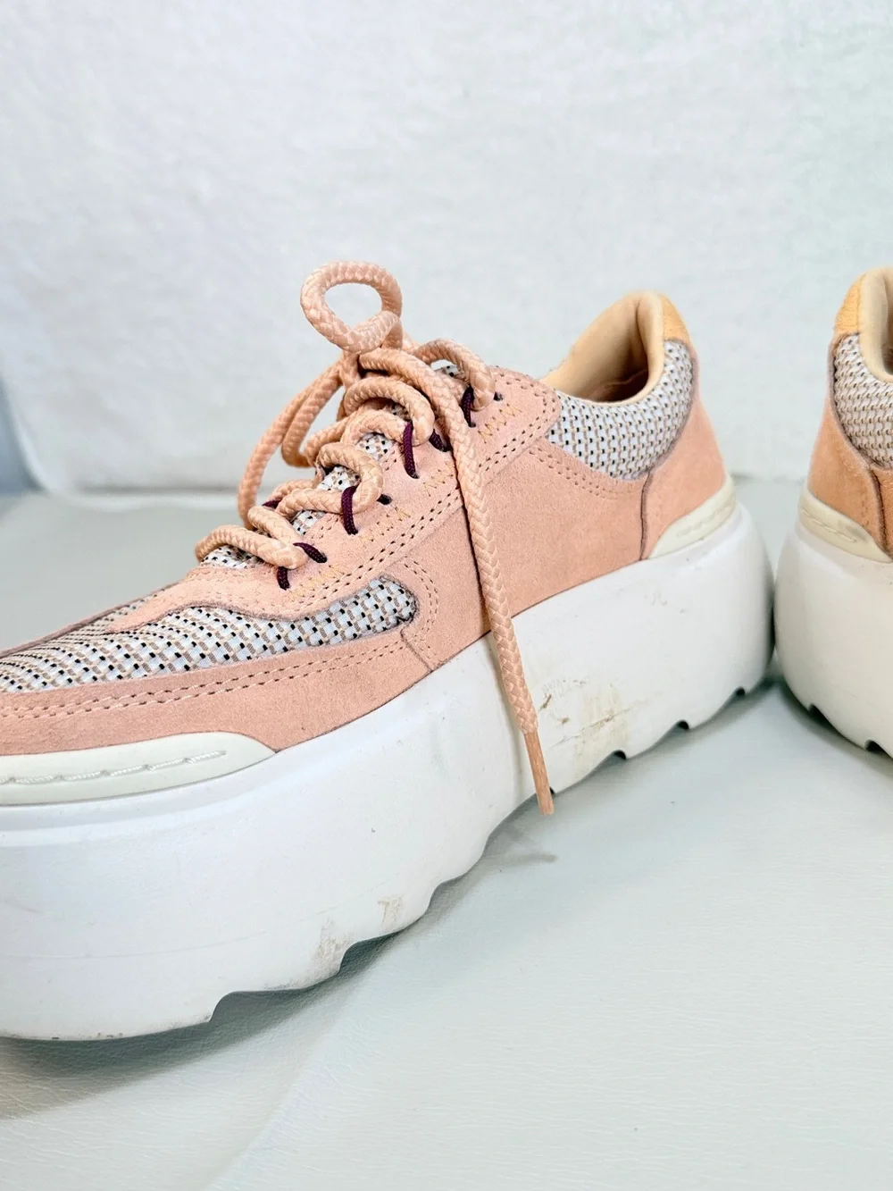 UGG Marin Mega Lace Platform Sneakers Womens Size 7 Peach Beige Suede Chunky